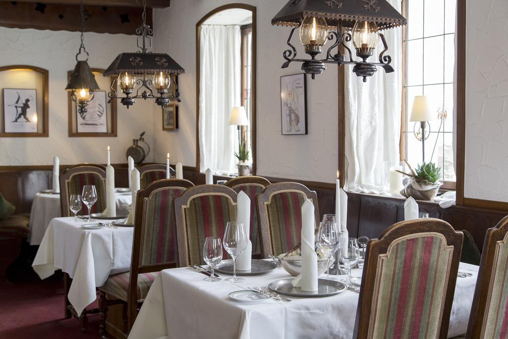 Hotel-Restaurant Arneggers Adler Tiefenbronn Exterior foto